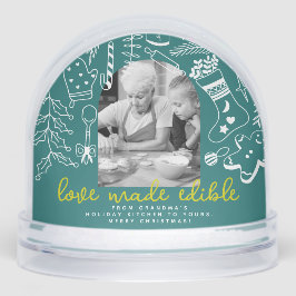 ベーキングは愛で作られた食用緑の写真の休日