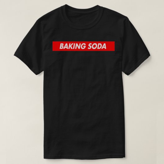 ベーキングソーダレッドBoロゴA1 おもしろい Tシャツ (デザイン正面)