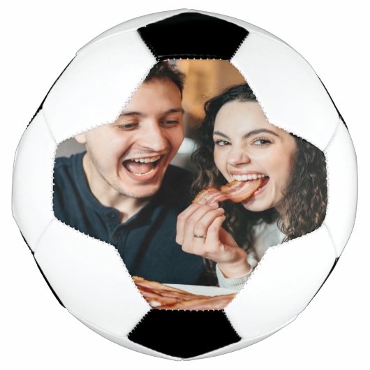 ベーコンを食べる写真のカスタマイズ・パーソナライズ サッカーボール (正面)