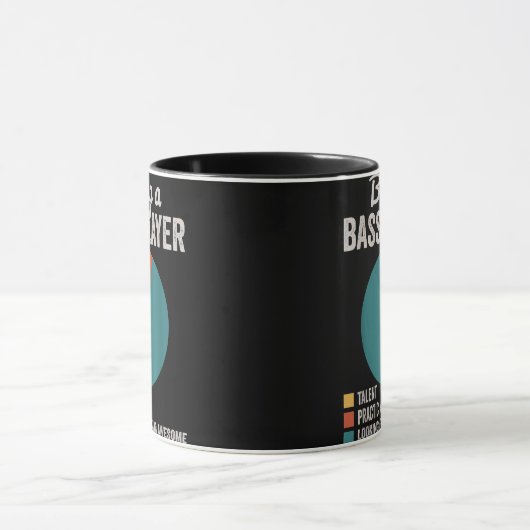 ベーシストミュージシャンのバスギタおもしろいープレーヤーであること マグカップ (中央)