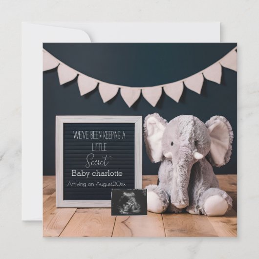 ベージュとグレーのミニマル妊娠発表 招待状 (正面)