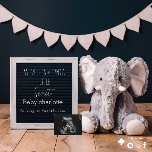 ベージュとグレーのミニマル妊娠発表 招待状