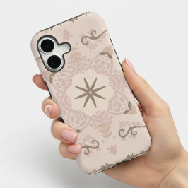 ベージュとブラウンのバティック柄 iPhone 17 カバー