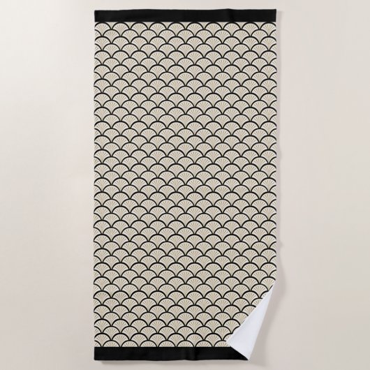 ベージュとブラックのアートデコ抽象芸術の花模様 ビーチタオル (正面)