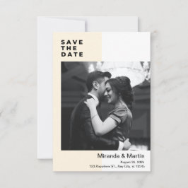 ベージュとホワイトのミニマルなデザインの写真を使った結婚のご案内 招待状