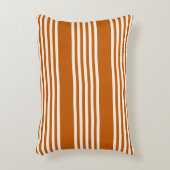 ベージュと焦げオレンジの5つのストライプパターン アクセントクッション (正面(垂直))