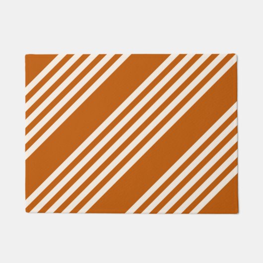 ベージュと焦げオレンジの5つのストライプパターン ドアマット (正面)