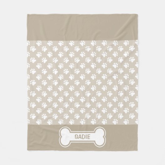 ベージュと白い犬の足と名前の骨 フリースブランケット (正面)
