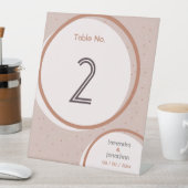 ベージュのドット結婚と円の表番号記号 台座サイン (インサイチュ)