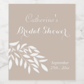 ベージュのミニマルなグリーン ブライダルシャワー ワインラベル (シングルラベル)