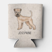 ベージュの上に立つ柔らかいコートのウィートテリア犬 缶クーラー (正面)