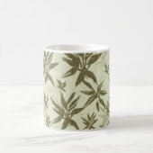 ベージュの上に竹 – シームレスな表面パターン。 コーヒーマグカップ (中央)