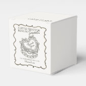 ベージュの弓リボン付きレトロハート コケッタケーキ ブライダルシャワー フェイバーボックス (正面サイド)