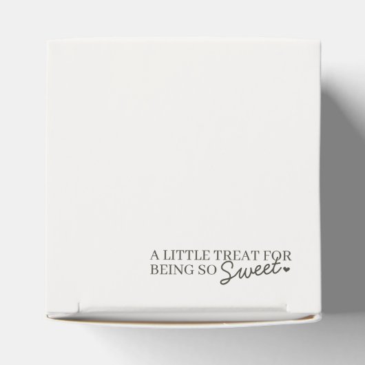 ベージュの弓リボン付きレトロハート コケッタケーキ ブライダルシャワー フェイバーボックス (上部)