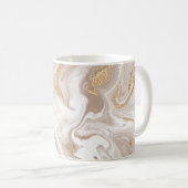 ベージュの液体大理石、金ゴールドラインアート。 コーヒーマグカップ (正面右)