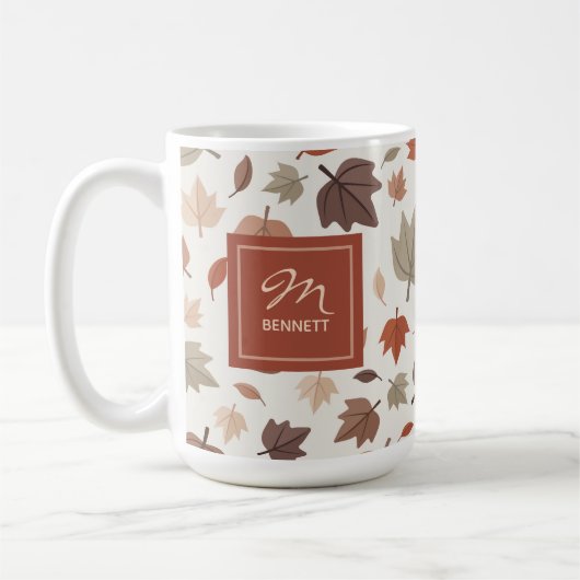 ベージュの紅葉モノグラム 名前 感謝 コーヒーマグカップ (左)