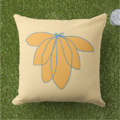 ベージュの背景にゴールドの花模様 アウトドアクッション (芝生)