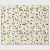 ベージュの背景に小さな森のキノコ ラッピングペーパー (フラット)