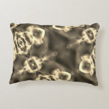 ベージュの色合いの明るい斑点と形状