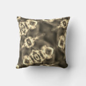 ベージュの色合いの明るい斑点と形状 クッション (裏面)