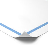 ベージュの花瓶（縁飾り）に咲く紫色の花 ポスター (角)