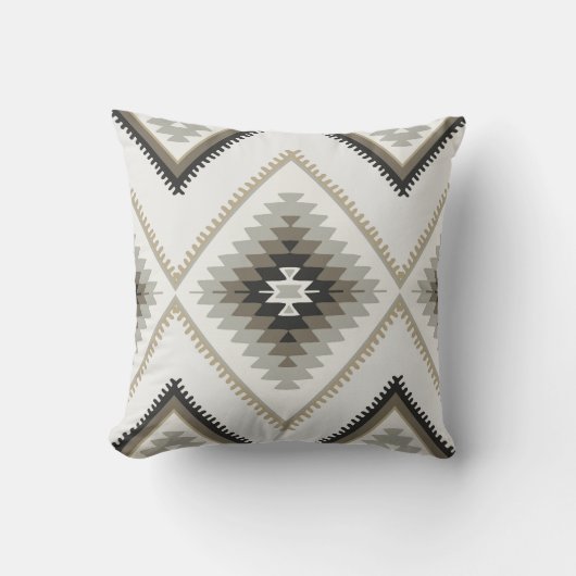 ベージュアズテック人 クッション (正面)