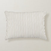 ベージュアンドホワイトチキングストライプ アクセントクッション (正面)