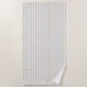 ベージュアンドホワイトチキングストライプ ビーチタオル (正面)