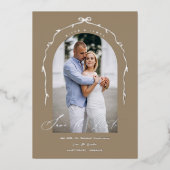 ベージュエレガント手描きリボン日付を保存 箔招待状 (正面)