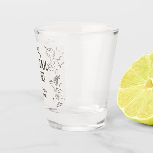 ベージュカクテルパーティーレトロ誕生日の恩恵 ショットグラス (右)