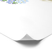 ベージュカラーの花瓶で咲く紫色の花 ポスター (角)