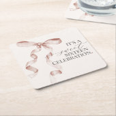 ベージュコケットボウスウィート16誕生日パーティードコール スクエアペーパーコースター (アングル)