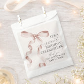 ベージュコケットボーガールバースデーパーティーデザート フェイバーバッグ (クリップ留めされた状態)