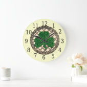 ベージュシャムロックとケルト結び目模様ラウンドクロック ラージ壁時計 (ホーム)