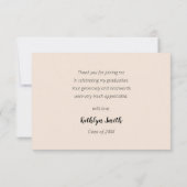 ベージュシンプルタイポグラフィモダンの写真卒業 サンキューカード (裏面)