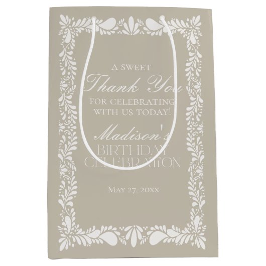 ベージュタラベラタイルメキシカンフィエスタ誕生日の好意 ミディアムペーパーバッグ (正面)