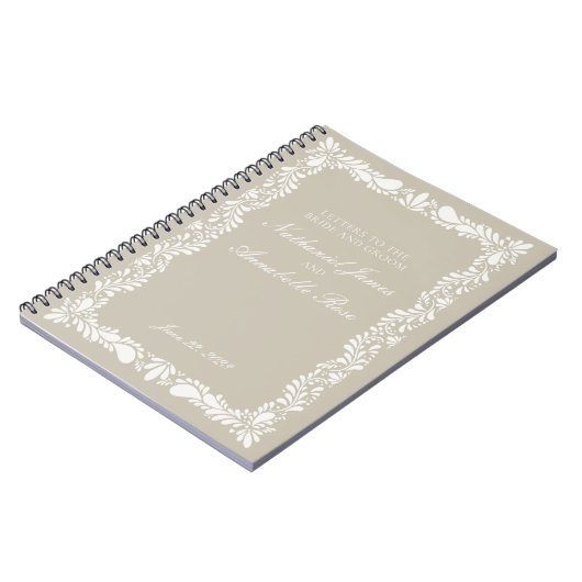 ベージュタラベラ結婚タイルの文字の新郎新婦 ノートブック (左側)