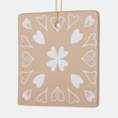 ベージュハートフォークアートパターンクリスマスツリー セラミックオーナメント (左)