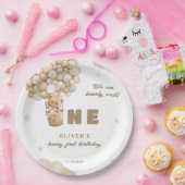 ベージュバルーンを楽しく待つことができる1st誕生日 ペーパープレート (パーティー)