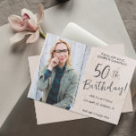 ベージュフローラ写真50誕生日 招待状<br><div class="desc">これらのミニマル50バースデーパーティ招待状で写真や詳細を簡単にかわいらしパーソナライズする。</div>