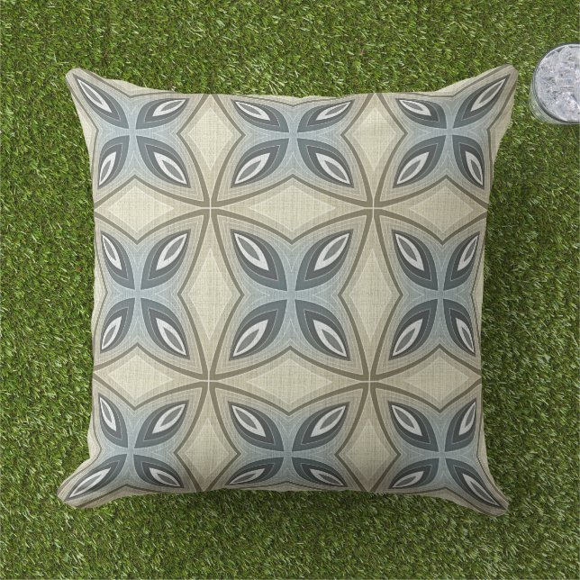 ベージュブラウングレーブルーお尻オリエントバリアートモチーフ アウトドアクッション (芝生)