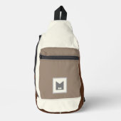 ベージュブラウンシティアクセサリークロスボディスリングバッグ スリングバッグ (正面)