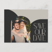 ベージュブラックシックモダンアーチフォト結婚ズ ポストカード (正面)