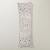 ベージュボホエレガントメダリオンデザイン ボディピロー (正面縦)