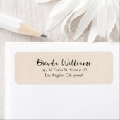 ベージュミニマルリネンのテクスチャホワイトスクリプト ラベル (インサイチュ)