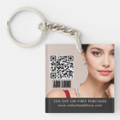 ベージュモダンファッションジュエリービジネスロゴQRコード キーホルダー (正面)