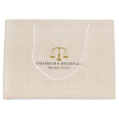 ベージュリネンのテクスチャと金ゴールドジャスティススケール ラージペーパーバッグ (正面)