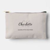 ベージュ名モノグラムイニシャル モダン アクセサリーポーチ (正面)