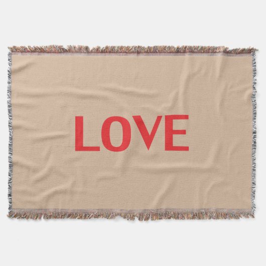 ベージュ地に赤文字で"love" - スローブランケット (正面)