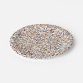 ベージュ女性おもしろい胸 ペーパープレート (アングル)